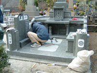 お墓設置工事2