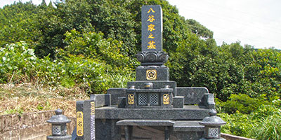 写真：和型墓石